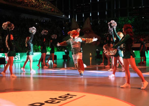 GER HBL season 2025 2026 FÜCHSE Berlin vs SG Flensburg Handewitt, 07 06 26, Max Schmeling Halle, Berlin, entrance ceremony, mascot FUCHSI, Dance Deluxe, cheerleaders