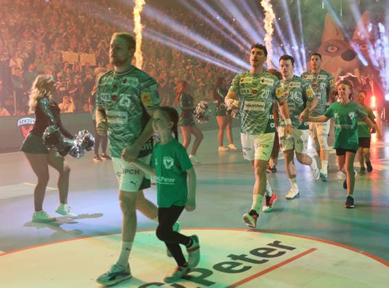 GER HBL season 2025 2026 FÜCHSE Berlin vs SG Flensburg Handewitt, 07 06 26, Max Schmeling Halle, Berlin, Entry ceremony, Team FÜCHSE Berlin