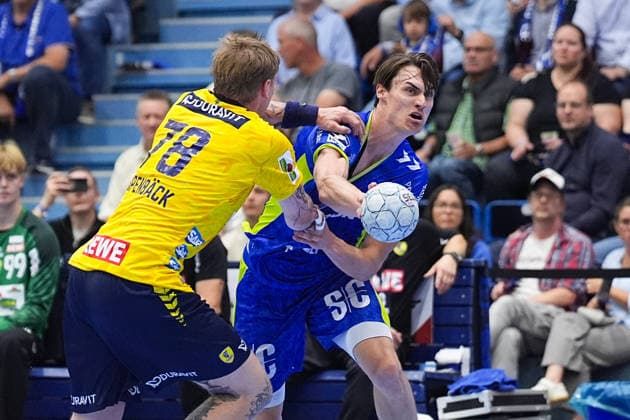 07 06 2026, xydrx, Handball, 1 HBL, VfL Gummersbach Rhein Neckar Löwen, Schwalbe Arena Edwin Aspenbaeck Rhein Neckar Loewen, 78 in duel against Miro Schluroff VfL Gummersbach, 15 Copyright: HMBxMedia YannisxDreimann
