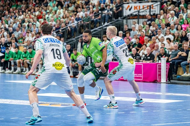Handball Bundesliga HSG Wetzlar SC Magdeburg, 07 06 26 Philipp Ahouansou HSG Wetzlar, 19 , Magnus Saugstrup SC Magdeburg, 23 , Elvar Oern Jonsson SC Magdeburg, 19 Handball Bundesliga HSG Wetzlar SC Magdeburg Wetzlar, 07 06 26 Copyright: xBEAUTIFULxSPORTS Roeczeyx