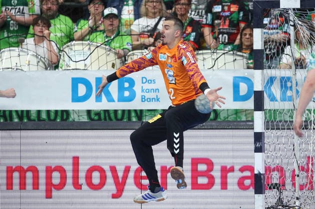 07 06 2026, xtgx, Handball, Daikin HBL, HSG Wetzlar SC Magdeburg v l Matej Mandic Magdeburg, 12 Parade, holds the ball, catches the ball, parries Wetzlar