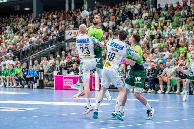 Handball Bundesliga HSG Wetzlar SC Magdeburg, 07 06 26 Josip Simic HSG Wetzlar, 10 , Magnus Saugstrup SC Magdeburg, 23 , Elvar Oern Jonsson SC Magdeburg, 19 , Josip Simic HSG Wetzlar, 10 Handball Bundesliga HSG Wetzlar SC Magdeburg Wetzlar, 07 06 26 Copyright: xBEAUTIFULxSPORTS Roeczeyx
