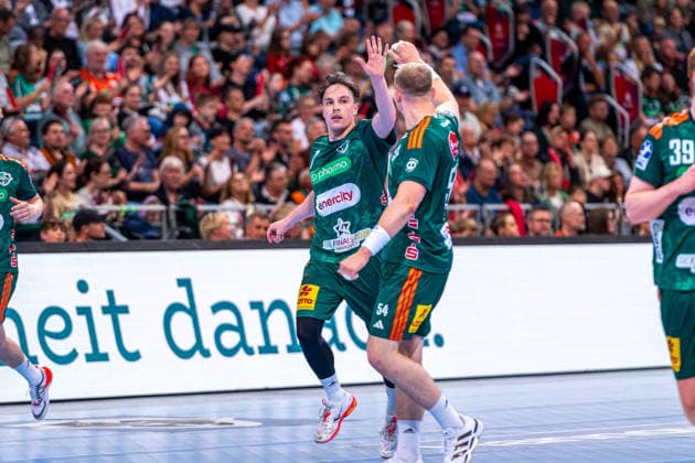 Leif Tissier TSV Hannover Burgdorf, No. 7 v l , TSV Hannover Burgdorf green against MT Melsungen red on matchday 34 of the 2025 2026 season in the DAIKIN Handball Bundesliga 07 06 2026, ZAG Arena Hannover, GER , Copyright: xJanxGuentherx xTSVxHannover-Burgdorfx