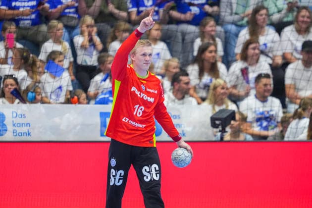 07 06 2026, xydrx, Handball, 1 HBL, VfL Gummersbach Rhein Neckar Löwen, Schwalbe Arena Bertram Obling VfL Gummersbach, 16 celebrates his parade Copyright: HMBxMedia YannisxDreimann