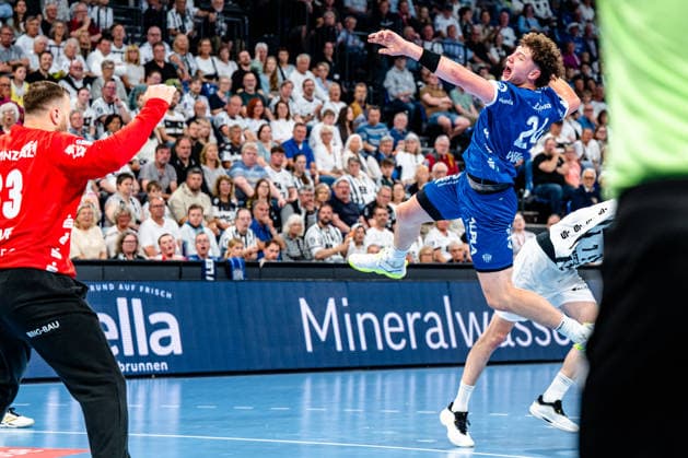 07 06 2026, xdobgx, Handball Daikin HBL, THW Kiel TBV Lemgo Lippe v l Andreas Wolff Kiel, 33 , Joël Willecke TBV Lemgo Lippe, 24 throwing, in action, throwing