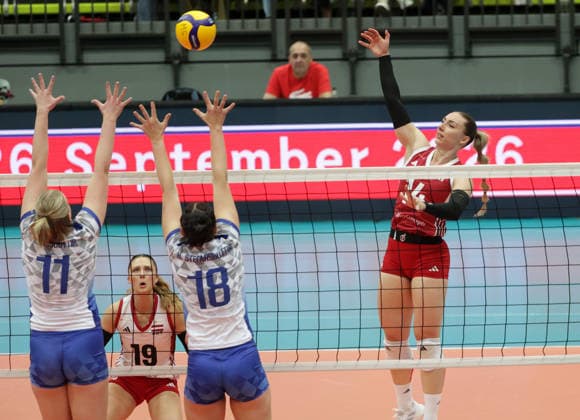 VOLLEYBALL - CEV ELW, AUT vs ISL SCHWECHAT,AUSTRIA,07.JUN.26 - VOLLEYBALL - CEV European League women, OEVV international match, Länderspiel, Nationalmannschaft Austria vs Iceland. Image shows Arna Solrun Heimisdottir, Eva Stabentheiner (AUT), Heba Sol Stefansdottir (ISL) and Kora Marina Schaberl (AUT).  GEPAxpictures xWalterxLuger