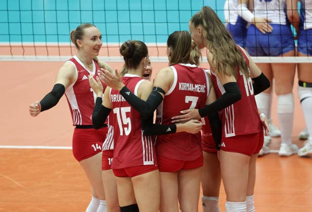 VOLLEYBALL - CEV ELW, AUT vs ISL SCHWECHAT,AUSTRIA,07.JUN.26 - VOLLEYBALL - CEV European League women, OEVV international match, Länderspiel, Nationalmannschaft Austria vs Iceland. Image shows the rejoicing of the team of Austria.  GEPAxpictures xWalterxLuger