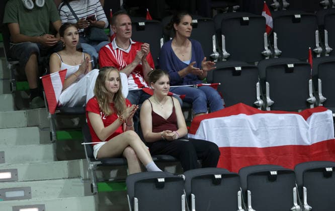 VOLLEYBALL - CEV ELW, AUT vs ISL SCHWECHAT,AUSTRIA,07.JUN.26 - VOLLEYBALL - CEV European League women, OEVV international match, Länderspiel, Nationalmannschaft Austria vs Iceland. Image shows fans of Austria.  GEPAxpictures xWalterxLuger