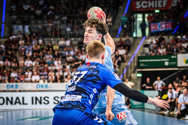 Lucca Bialowas HC Erlangen, 95 vs Jakob Nigg TVB Stuttgart, 57 GER, TVB Stuttgart HC Erlangen, DAIKIN HBL, Handball, Bundesliga, Matchday 34, Season 2025 2026, 07 06 2026 GER, TVB Stuttgart HC Erlangen, DAIKIN HBL, Handball, Bundesliga, Matchday 34, Season 2025 2026, 07 06 2026 Stuttgart Copyright: xSandyxDinkelackerx EP_SDR