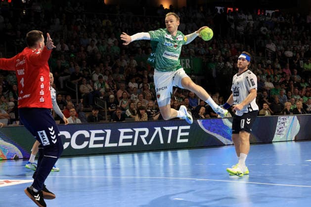 DEU, DHB, 1 HBL, Fuechse Berlin vs Flensburger Handewitt, 07 06 2026, Max Schmeling Halle, Berlin, DEU, DHB, 1 HBL, Fuechse Berlin vs Flensburger Handewitt, in the picture Mathias Gidsel Fuechse Berlin 19 , Benjamin Buric Flensburg Handewitt 1 , Johannes Golla Flensburg Handewitt 4 nordphotoxGmbHx xEngler nph00076