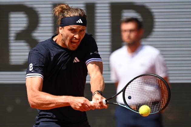2026 French Open (Roland-Garros) - Men s singles final PARIS, FRANCE - JUNE 07: Germany s Alexander Zverev and Italy s Flavio Cobolli compete during their men s final singles match on day 15 of the French Open tennis tournament on Court Philippe-Chatrier at the Roland-Garros Complex in Paris on June 7, 2026. Burak Akbulut Anadolu Paris France. Editorial use only. Please get in touch for any other usage.  Copyright: x2026xAnadoluxBurakxAkbulutx