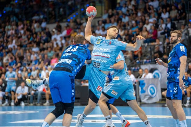 Handball I Men I Season 2025 2026 I Bundesliga I 34 Matchday I TVB Stuttgart HC Erlangen I 07 06 2026 Tobias Buck 39, HC Erlangen im Wurf Stuttgart Porsche Arena Baden Württemberg Germany Copyright: xLobeca MaxxPetershansx