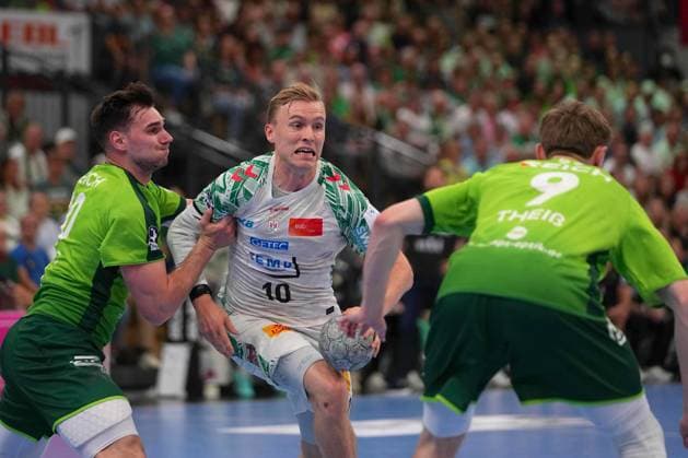 Josip Simic ( 10 Wetzlar ) Gisli Kristjansson ( 10 Magdeburg ) Niklas Theiß ( 9 Wetzlar ) during the Daikin Handball-Bundesliga match between HSG Wetzlar and SC Magdeburg at Buderus Arena Wetzlar.  Copyright: xJuliaxKneisslx xSPPx Sportspressphoto_SPR162871