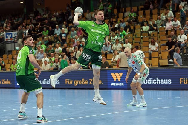 07 06 2026, xovx, Handball Daikin Handball Bundesliga, HSG Wetzlar SC Magedeburg v l Josip Simic HSG Wetzlar , Dominik Mappes HSG Wetzlar , Daniel Pettersson SC Magdeburg Wetzlar Buderus Arena Hessen Germany EN