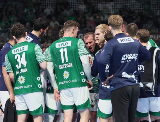 GER HBL season 2025 2026 FÜCHSE Berlin vs SG Flensburg Handewitt, 07 06 26, Max Schmeling Halle, Berlin, Swearing in after the timeout, Team FÜCHSE Berlin, Max DARJ Füchse Berlin 5 north the team