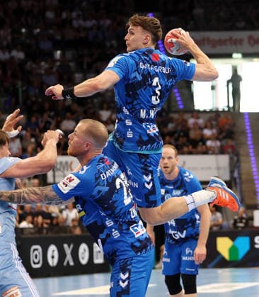 Stuttgart , Handball TVB Stuttgart VS HC Erlangen, Kai Häfner TVB, on the ball