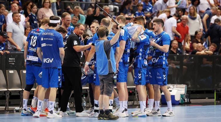 Stuttgart , Handball TVB Stuttgart VS HC Erlangen, Coach Misha Kaufnabb TVB, Center