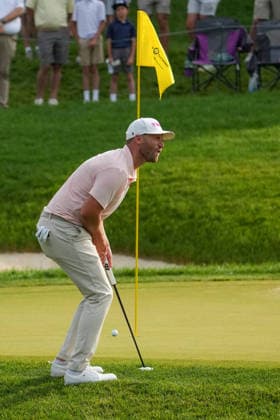 DUBLIN, OH - JUNE 07: Wyndham Clark of the United States reacts to missing a putt on the 14th green during third round of the Memorial Tournament on June 07, 2026 at the Muirfield Village Golf Club in Dublin, Ohio. (Photo by Jason Mowry Icon Sportswire) GOLF: JUN 07 PGA, Golf Herren the Memorial Tournament presented by Workday EDITORIAL USE ONLY Icon260607011