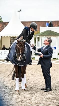 Balve Optimum on Sunday June 7 FOR EDITORIAL PURPOSES ONLY EDITORIAL USE ONLY p Award ceremony at the German Dressage Grand Prix Freestyle Championships 2026 on Sunday, June 7, 2026 in Balve Optimum in Balve Copyright SvenjaxHanusch Copyright: SvenjaxHanusch doc866p64kv4e9vyjvmwgh ,EDITORIAL USE ONLY