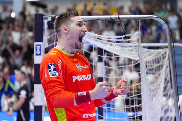 07 06 2026, xydrx, Handball, 1 HBL, VfL Gummersbach Rhein Neckar Löwen, Schwalbe Arena Dominik Kuzmanovic VfL Gummersbach, 1 celebrates his seven-meter save and thus the victory Copyright: HMBxMedia YannisxDreimann