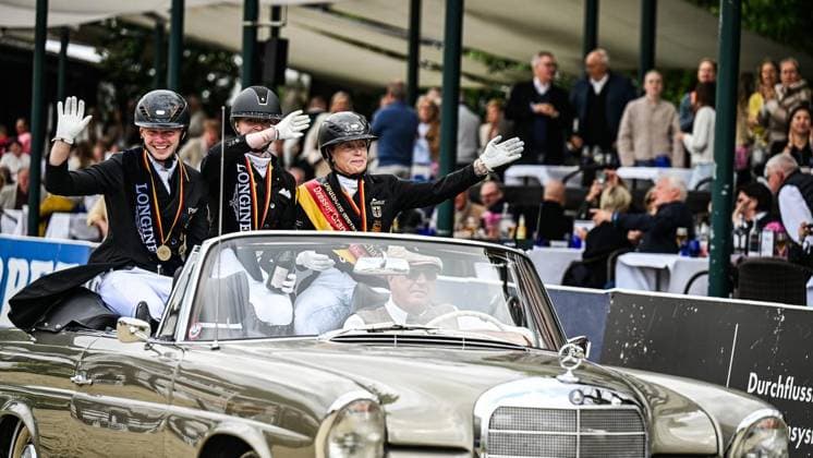 Balve Optimum on Sunday June 7 FOR EDITORIAL PURPOSES ONLY EDITORIAL USE ONLY p Award ceremony at the German Dressage Grand Prix Freestyle Championships 2026 on Sunday, June 7, 2026 in Balve Optimum in Balve Copyright SvenjaxHanusch Copyright: SvenjaxHanusch doc866pe5gzlkg43shk9n4 ,EDITORIAL USE ONLY