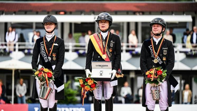 Balve Optimum on Sunday June 7 FOR EDITORIAL PURPOSES ONLY EDITORIAL USE ONLY p Award ceremony at the German Dressage Grand Prix Freestyle Championships 2026 on Sunday, June 7, 2026 in Balve Optimum in Balve Copyright SvenjaxHanusch Copyright: SvenjaxHanusch doc866pe4pvlli116n9v9mg ,EDITORIAL USE ONLY