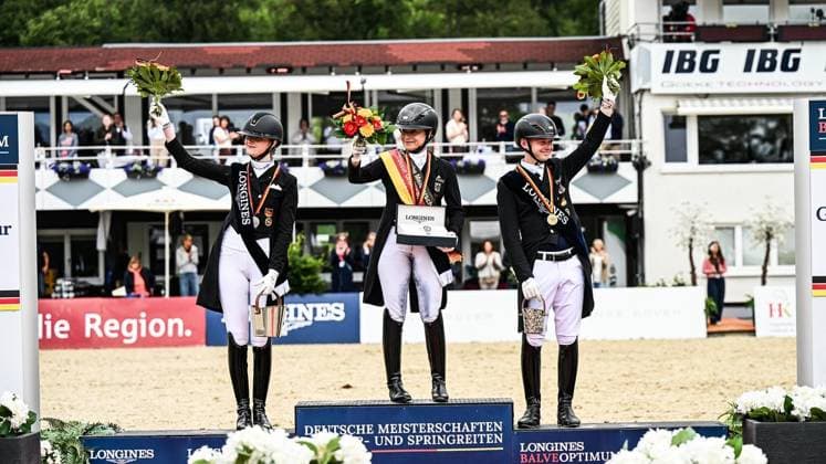 Balve Optimum on Sunday June 7 FOR EDITORIAL PURPOSES ONLY EDITORIAL USE ONLY p Award ceremony at the German Dressage Grand Prix Freestyle Championships 2026 on Sunday, June 7, 2026 in Balve Optimum in Balve Copyright SvenjaxHanusch Copyright: SvenjaxHanusch doc866pe4u66usthtbhe19 ,EDITORIAL USE ONLY