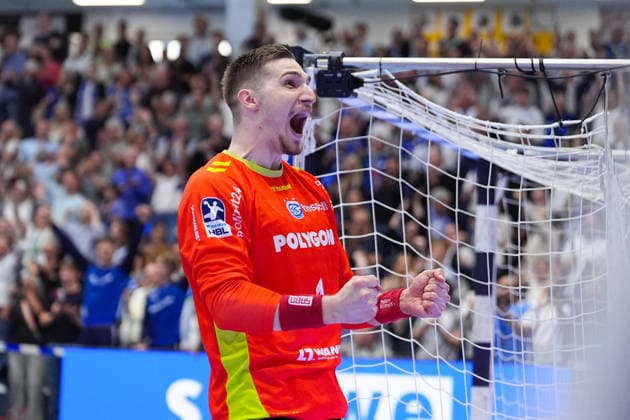 07 06 2026, xydrx, Handball, 1 HBL, VfL Gummersbach Rhein Neckar Löwen, Schwalbe Arena Dominik Kuzmanovic VfL Gummersbach, 1 celebrates his seven-meter save and thus the victory Copyright: HMBxMedia YannisxDreimann
