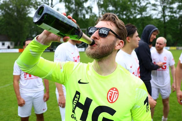 Joe Krohn Eimsbütteler TV celebrates promotion to the Regionalliga Football I Men I Promotion round to Regionalliga Nord I Season 2025 2026 I 3 match I Eimsbütteler TV Blumenthaler SV I 07 06 2026 I A pitch Heeslingen