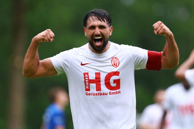 6 Bamo Karim Eimsbütteler TV celebrates his goal for 1 0 Football I Men I Promotion round to Regionalliga Nord I Season 2025 2026 I 3 Match I Eimsbütteler TV Blumenthaler SV I 07 06 2026 I A pitch Heeslingen