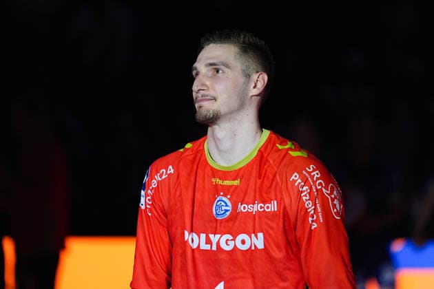 07 06 2026, xydrx, Handball, 1 HBL, VfL Gummersbach Rhein Neckar Löwen, Schwalbe Arena Dominik Kuzmanovic VfL Gummersbach, 1 at his farewell ceremony Copyright: HMBxMedia YannisxDreimann