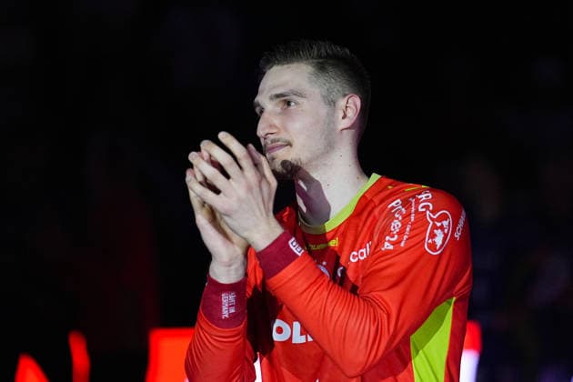 07 06 2026, xydrx, Handball, 1 HBL, VfL Gummersbach Rhein Neckar Löwen, Schwalbe Arena Dominik Kuzmanovic VfL Gummersbach, 1 at his farewell ceremony Copyright: HMBxMedia YannisxDreimann