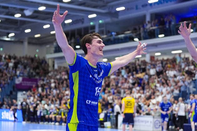 07 06 2026, xydrx, Handball, 1 HBL, VfL Gummersbach Rhein Neckar Löwen, Schwalbe Arena JMiro Schluroff VfL Gummersbach, 15 celebrates the victory Copyright: HMBxMedia YannisxDreimann