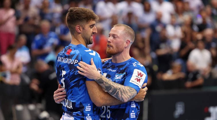 Stuttgart , Handball TVB Stuttgart VS HC Erlangen, f l Antonio Seradilla, Patrick Zieker TVB