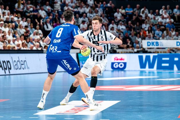 07 06 2026, xdobgx, Handball Daikin HBL, THW Kiel TBV Lemgo Lippe v l Frederik Simak TBV Lemgo Lippe, 8 , Nikola Bilyk Kiel, 53 on the ball, plays the ball Kiel