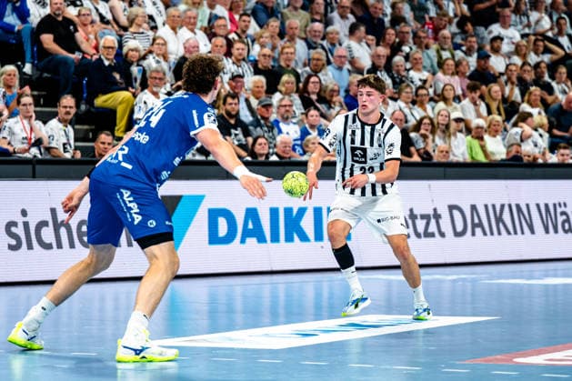 07 06 2026, xdobgx, Handball Daikin HBL, THW Kiel TBV Lemgo Lippe v l Joël Willecke TBV Lemgo Lippe, 24 , Rasmus Ankermann Kiel, 22 on the ball, plays the ball Kiel