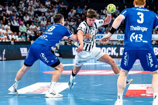 07 06 2026, xdobgx, Handball Daikin HBL, THW Kiel TBV Lemgo Lippe v l Frederik Simak TBV Lemgo Lippe, 8 , Rasmus Ankermann Kiel, 22 on the ball, plays the ball Kiel