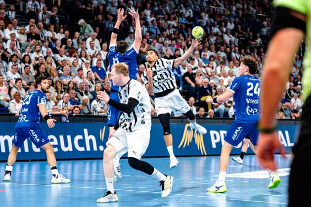 07 06 2026, xdobgx, Handball Daikin HBL, THW Kiel TBV Lemgo Lippe v l Mohab Mohamed Saeed Abdelhak Kiel, 48 throwing, in action, throwing Kiel