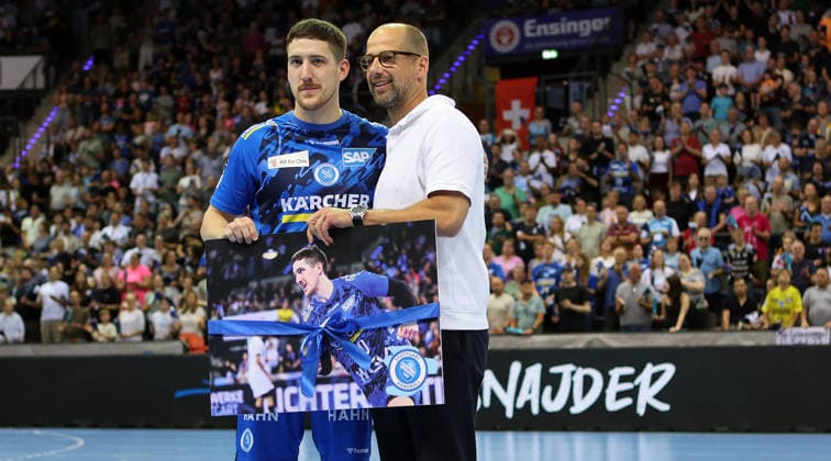 Stuttgart , Handball TVB Stuttgart VS HC Erlangen, farewell, from left Ivan Snajder and Jürgen Schweikardt Managing Director TVB