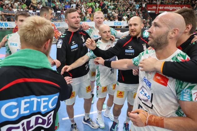 07 06 2026, xtgx, Handball, Daikin HBL, HSG Wetzlar SC Magdeburg v l Magdeburg Cheers over the victory, cheers after the end of the game Wetzlar