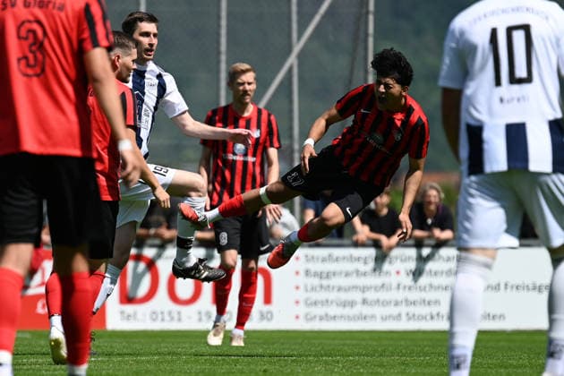 Football, top referee Deniz Aytekin referees the test match between SV Gloria Weilersbach and TSV Germania Kirchehrenbach