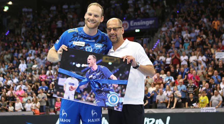 Stuttgart , Handball TVB Stuttgart VS HC Erlangen, farewell, from left Lenny Rubin and Jürgen Schweikardt Managing Director TVB