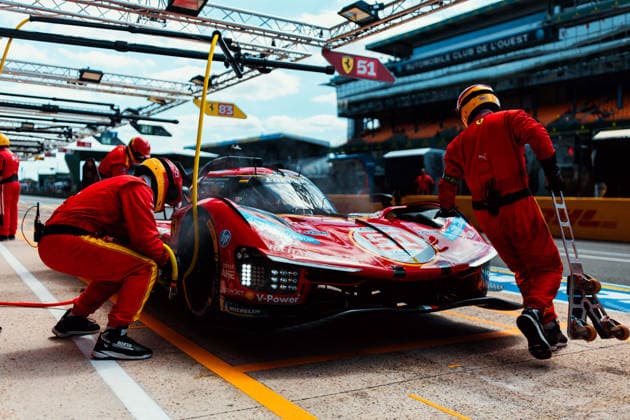 24 HEURES DU MANS 2026 - CITY CENTRE PARADE 51 PIER GUIDI Alessandro (ita), CALADO James (gbr), GIOVINAZZI Antonio (ita), Ferrari AF Corse, Ferrari 499P 51, Hypercar, action during the City Center Parade of the 24 Hours of Le Mans 2026, 3rd round of the 2026 FIA World Endurance Championship, on June 6, 2026 in Le Mans, France -  Copyright: xDPPIx