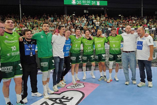 07 06 2026, xovx, Handball Daikin Handball Bundesliga, HSG Wetzlar SC Magedeburg Jubilation and relief among the players of HSG Wetzlar after the relegation in the Handball Bundesliga despite the 30 31 defeat against SC Magdeburg, Wetzlar Buderus Arena Hessen Germany EN