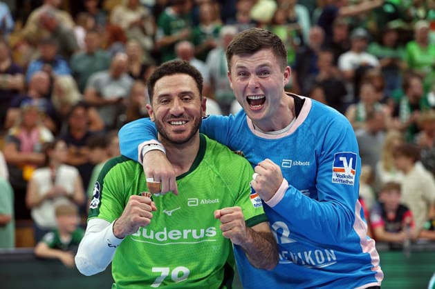 07 06 2026, xovx, Handball Daikin Handball Bundesliga, HSG Wetzlar SC Magedeburg Jubilation and relief among the players of HSG Wetzlar after the relegation in the Handball Bundesliga despite the 30 31 defeat against SC Magdeburg, f l Ahmet Nafea HSG Wetzlar , Anadin Suljakovic HSG Wetzlar Wetzlar Buderus Arena Hessen Germany EN