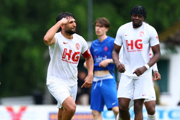 6 Bamo Karim Eimsbütteler TV celebrates his goal for 1 0 Football I Men I Promotion round to Regionalliga Nord I Season 2025 2026 I 3 Match I Eimsbütteler TV Blumenthaler SV I 07 06 2026 I A pitch Heeslingen