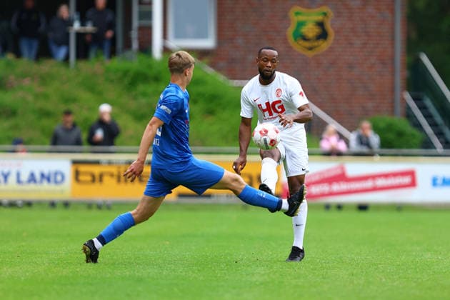 4 Samuel Olayisoye Eimsbütteler TV , 9 Tristan Schaper Blumenthaler SV Fußball I Herren I Aufstiegsrunde zur Regionalliga Nord I Saison 2025 2026 I 3 Spiel I Eimsbütteler TV Blumenthaler SV I 07 06 2026 I A Platz Heeslingen