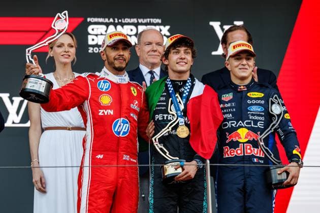 Podest mit Charlene von Monaco, Lewis Hamilton (Scuderia Ferrari HP, 44), Fuerst Albert II von Monaco, Andrea Kimi Antonelli (Mercedes AMG Petronas F1 Team, 12), Isack Hadjar (Oracle Red Bull Racing, 6), Grosser Preis von Monaco, Motorsport, Formel 1, Saison 2026, 07.06.2026 Grosser Preis von Monaco, Motorsport, Formel 1, Saison 2026, 07.06.2026 Monte Carlo *** Podium with Charlene of Monaco, Lewis Hamilton Scuderia Ferrari HP, 44 , Fuerst Albert II of Monaco, Andrea Kimi Antonelli Mercedes AMG Petronas F1 Team, 12 , Isack Hadjar Oracle Red Bull Racing, 6 , Monaco Grand Prix, Motorsport, Formula 1, 2026 season, 07 06 2026 Monaco Grand Prix, Motorsport, Formula 1, 2026 season, 07 06 2026 Monte Carlo Copyright: xEibner-Pressefoto AlexanderxNeisx EP_ANS