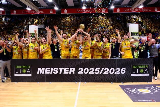 ProA Playoff Final Phoenix Hagen vs Bozic Estriche Knights Kirchheim, Hagen, 07 06 2026, Ischelandhalle Hagen Award ceremony of Phoenix Hagen, Champion 2025 2026 ProA Playoff Final Phoenix Hagen vs Bozic Estriche Knights Kirchheim, Hagen, 07 06 2026, Ischelandhalle Hagen Copyright: xBEAUTIFULxSPORTS Piepenstockx