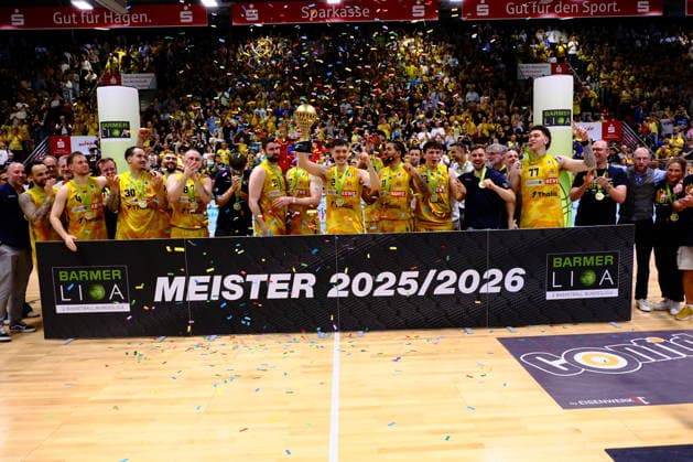 ProA Playoff Final Phoenix Hagen vs Bozic Estriche Knights Kirchheim, Hagen, 07 06 2026, Ischelandhalle Hagen Award ceremony of Phoenix Hagen, Champion 2025 2026 ProA Playoff Final Phoenix Hagen vs Bozic Estriche Knights Kirchheim, Hagen, 07 06 2026, Ischelandhalle Hagen Copyright: xBEAUTIFULxSPORTS Piepenstockx